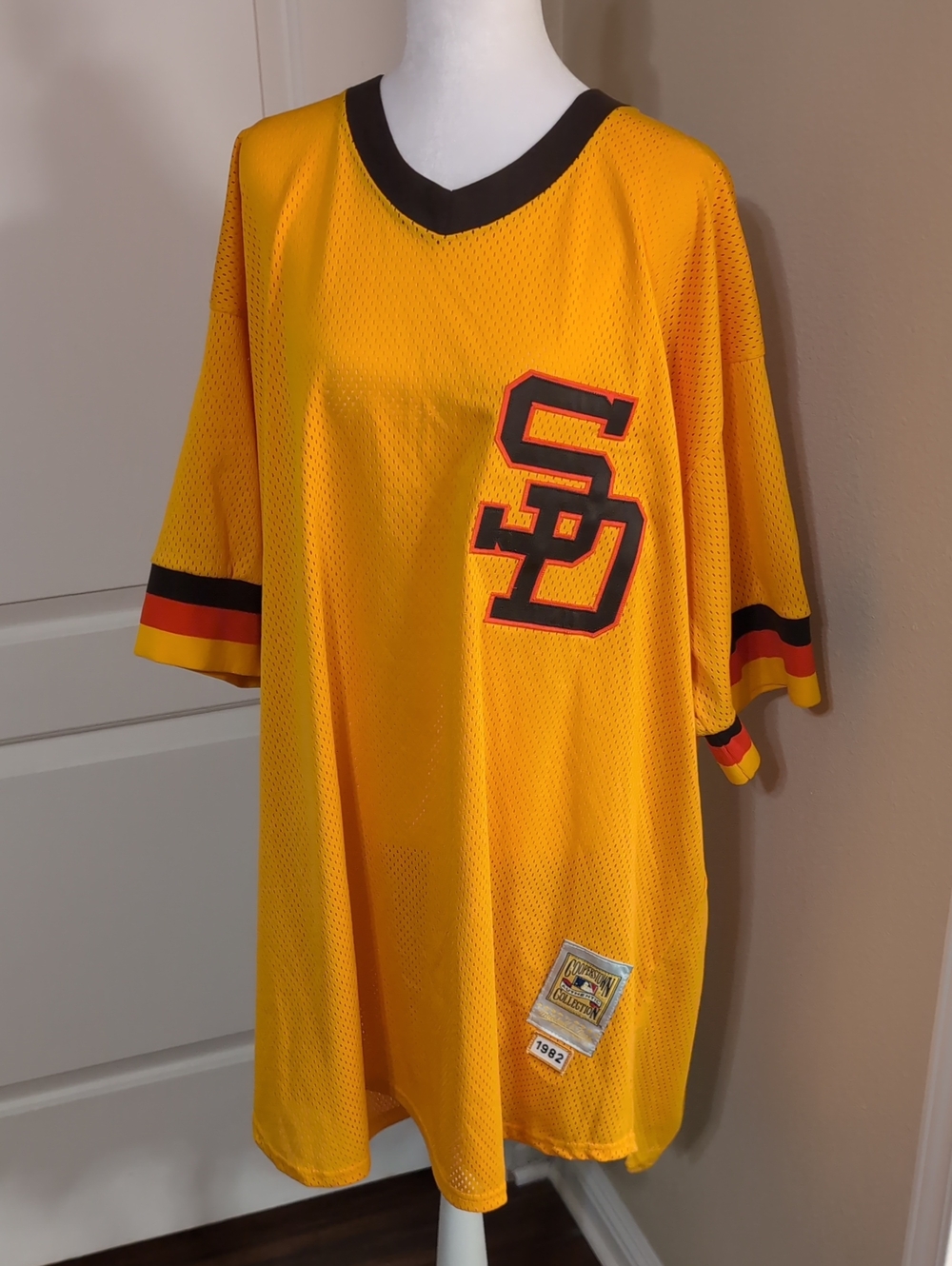 Mitchell & Ness Padres Mesh SD 1982 Tony Gwynn Rookie BP Jersey 4XL